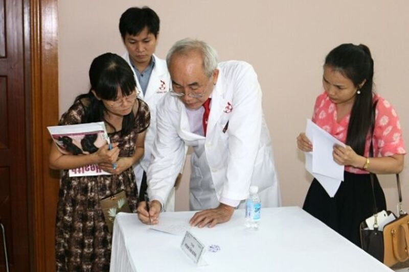 TS.BS Phạm Văn Bùng